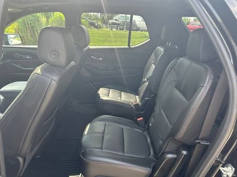 Used 2023 Chevrolet Traverse RS AWD/4WD image 8