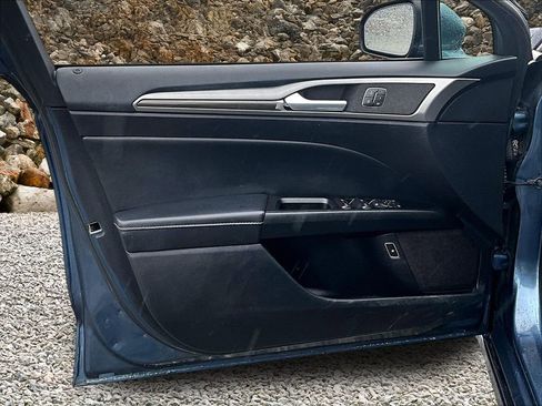 Used 2019 Ford Fusion SEL image 20