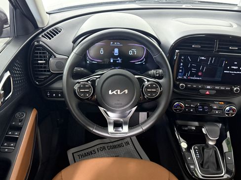 Used 2024 Kia Soul EX w/ Option Group 015 FWD image 10