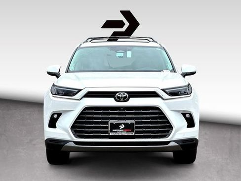 New 2026 Toyota Grand Highlander Platinum image 3