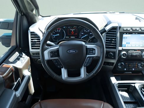 Used 2018 Ford F250 King Ranch w/ King Ranch Ultimate Package AWD/4WD image 17