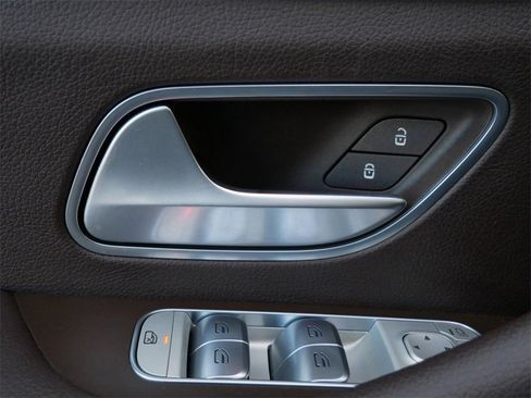 Used 2021 Mercedes-Benz GLS 450 4MATIC image 15