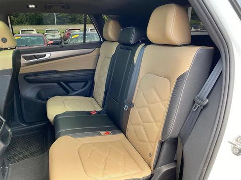 Used 2024 Volkswagen Atlas Cross Sport SE w/ Panoramic Sunroof Package AWD/4WD image 24