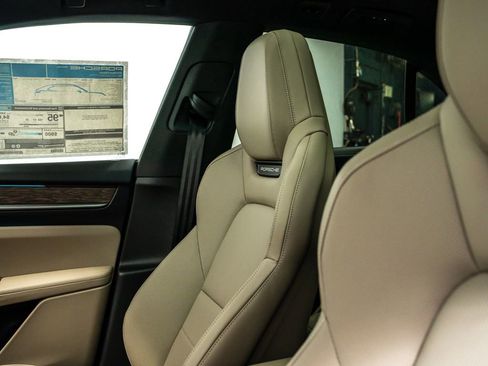 New 2026 Porsche Macan 4 Electric image 27