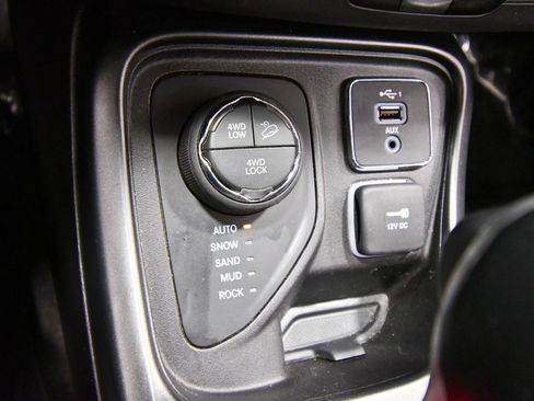 Used 2020 Jeep Compass Trailhawk image 26