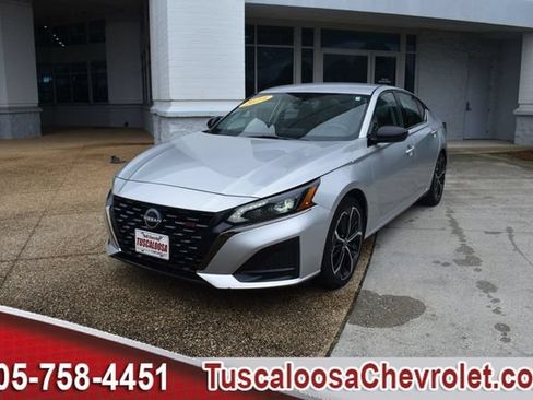 Used 2024 Nissan Altima 2.5 SR FWD image 5