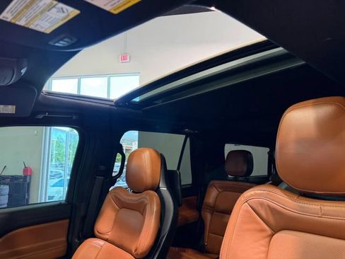 Used 2021 Lincoln Navigator L Reserve RWD image 34