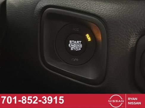 Used 2024 Jeep Wrangler Unlimited AWD/4WD image 32
