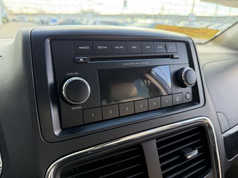 Used 2013 Dodge Grand Caravan SXT image 41