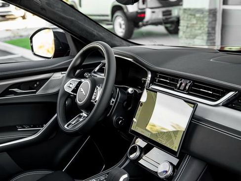 New 2025 Jaguar F-PACE R-Dynamic S image 29