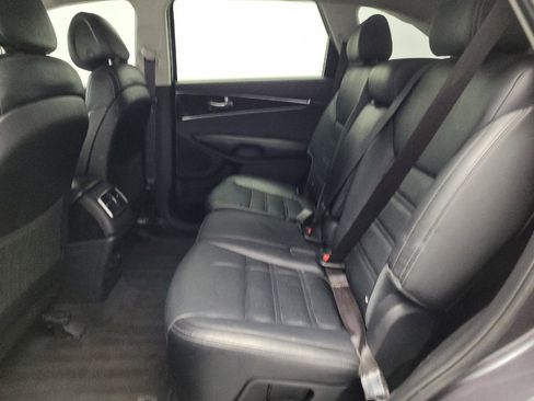 Used 2016 Kia Sorento EX image 18