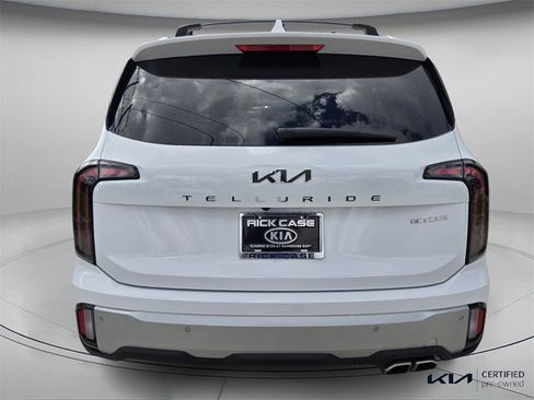 Certified 2024 Kia Telluride EX image 6