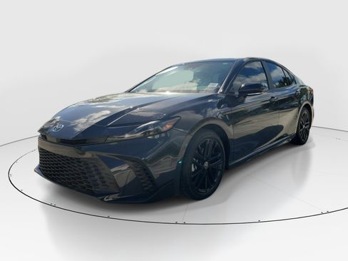 Certified 2026 Toyota Camry SE FWD image 3