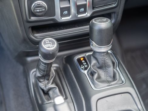 Used 2023 Jeep Wrangler Sport AWD/4WD image 31