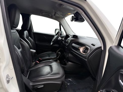 Used 2016 Jeep Renegade Limited image 12