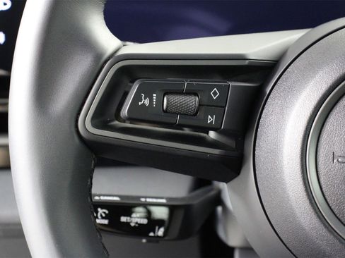 Used 2025 Porsche Taycan image 14