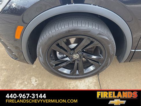 Used 2023 Volkswagen Tiguan SE R-Line image 54