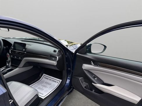 Used 2019 Honda Accord EX image 19