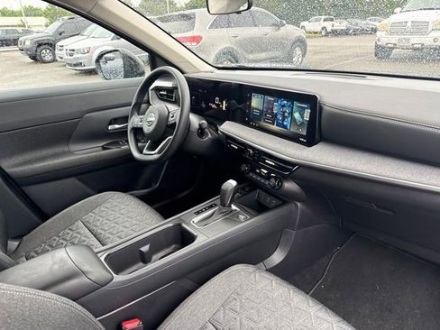 Used 2026 Nissan Kicks SV FWD image 13