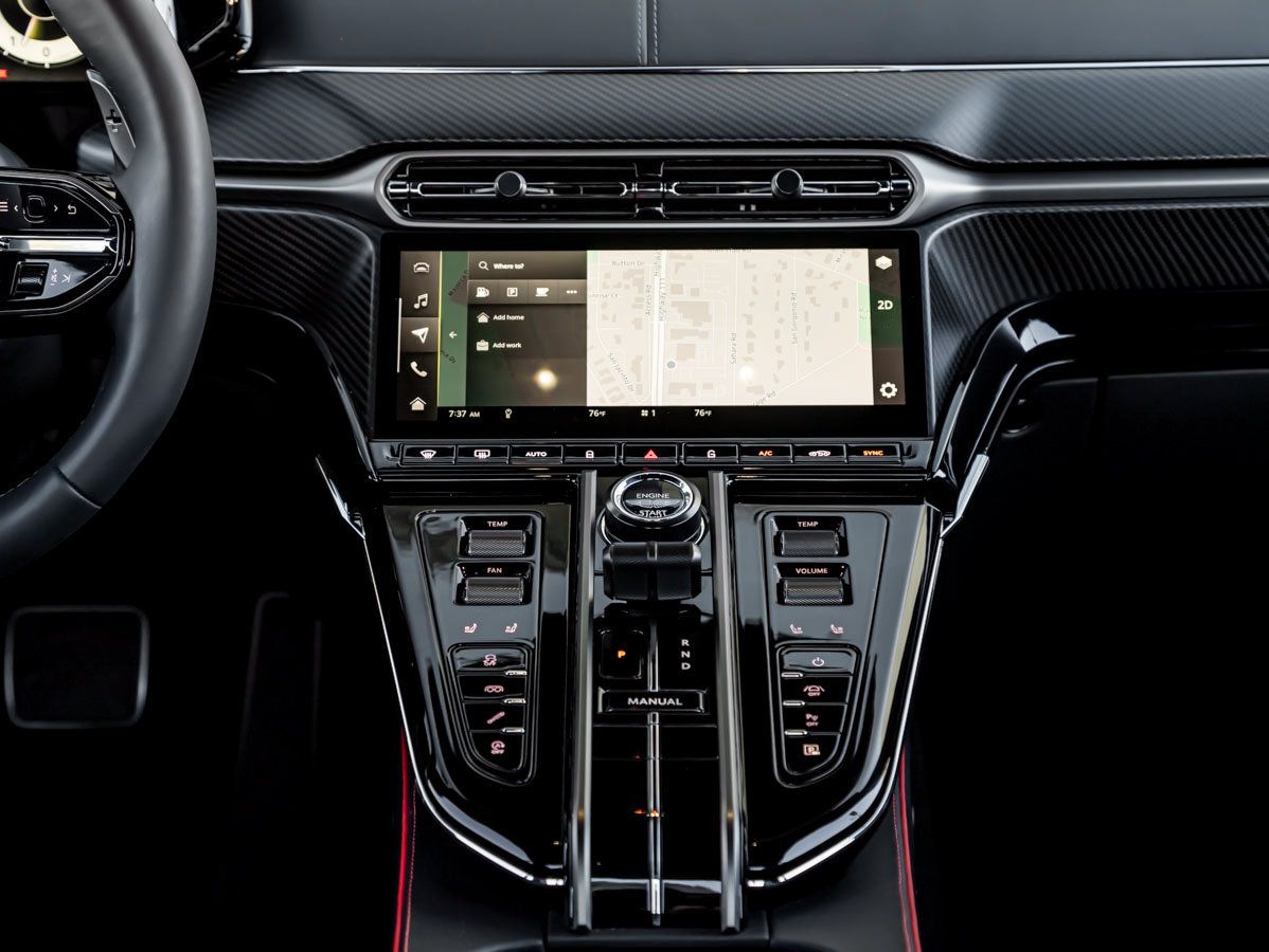Used 2026 Aston Martin V8 Vantage S RWD image 10
