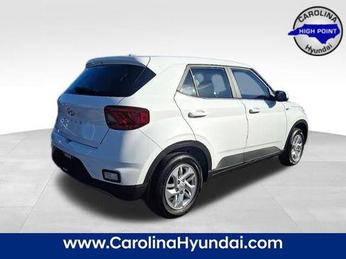 New 2026 Hyundai Venue SE image 4