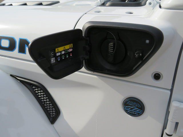 New 2023 Jeep Wrangler Unlimited Rubicon 4xe w/ Steel Bumper Group AWD/4WD image 12