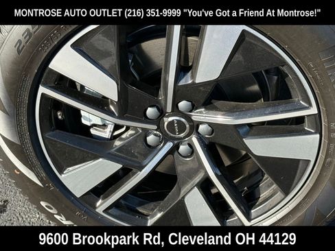 New 2026 Volvo XC60 B5 Core w/ Protection Package Premier AWD/4WD image 10
