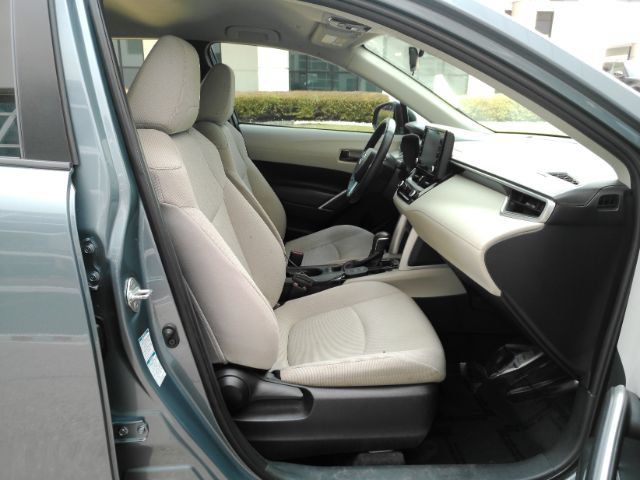 Used 2022 Toyota Corolla Cross LE w/ Black Badges Package (TMS) AWD/4WD image 18