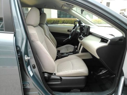 Used 2022 Toyota Corolla Cross LE w/ Black Badges Package (TMS) AWD/4WD image 18