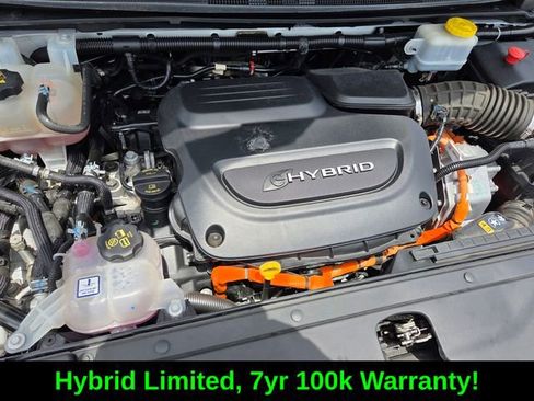 Used 2023 Chrysler Pacifica Limited FWD image 19