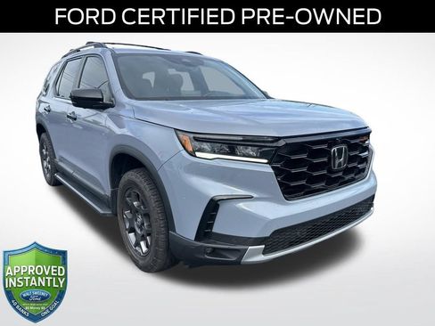 Used 2024 Honda Pilot TrailSport image 1