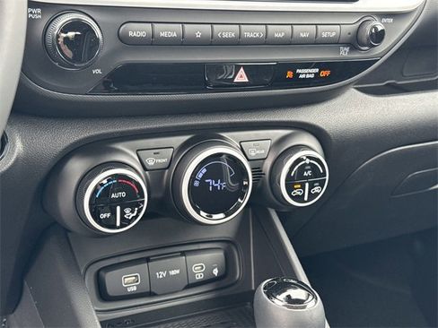 New 2025 Hyundai Venue Limited image 24