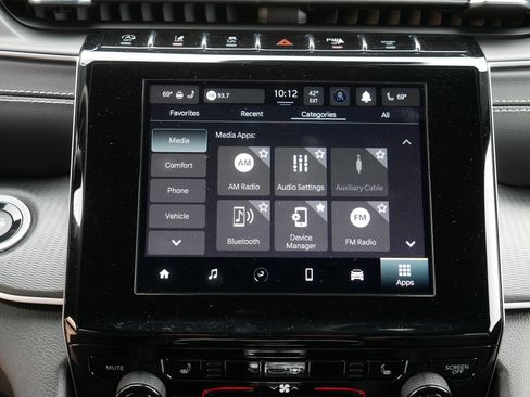 Used 2023 Jeep Grand Cherokee L Laredo image 29