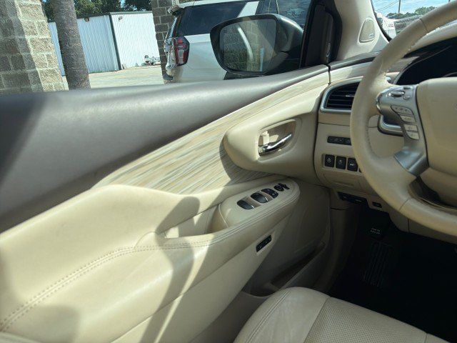 Used 2016 Nissan Murano Platinum w/ Platinum Technology Package FWD image 16