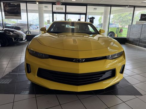 Used 2017 Chevrolet Camaro LT RWD image 3