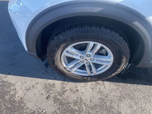 Used 2021 Ford Explorer XLT image 26