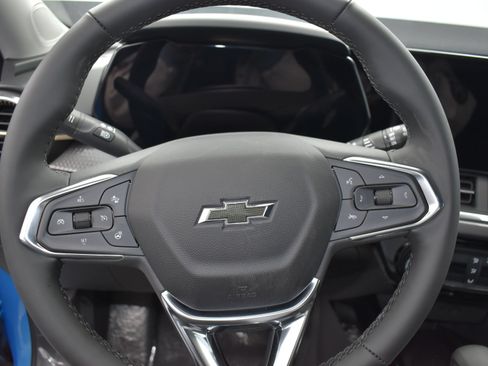 Used 2025 Chevrolet Trax ACTIV w/ Sunroof Package FWD image 14