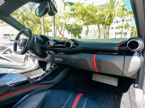 Used 2018 Ferrari 812 Superfast RWD image 74