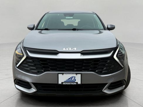 Used 2025 Kia Sportage LX image 4