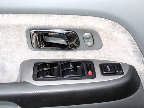 Used 2004 Honda Pilot EX image 9