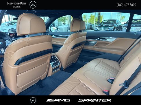 Used 2022 BMW 740i w/ M Sport Package image 21