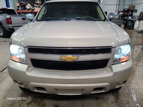 Used 2007 Chevrolet Suburban LT w/ LT Preferred Equipment Group image 3