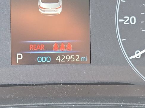 Used 2024 Toyota Corolla LE image 6