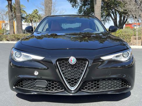 Used 2019 Alfa Romeo Giulia image 50