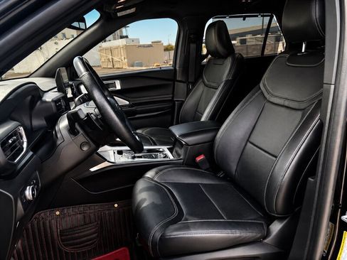 Used 2020 Ford Explorer ST w/ Premium Technology Package AWD/4WD image 13