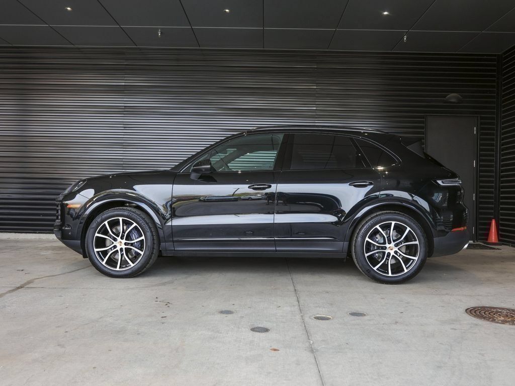 Certified 2026 Porsche Cayenne AWD/4WD image 2