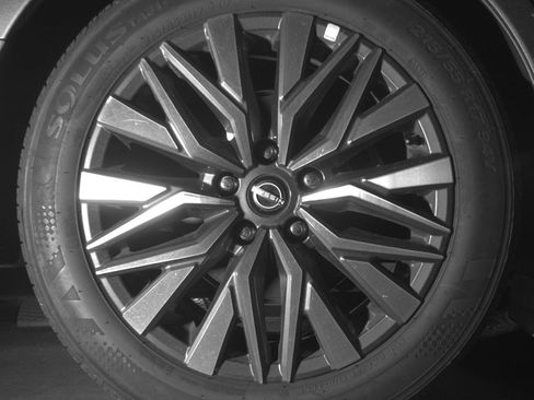 Used 2025 Nissan Altima 2.5 SV FWD image 14