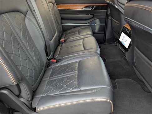 Used 2022 Jeep Grand Wagoneer Series III w/ Flexible Seating Group AWD/4WD image 22