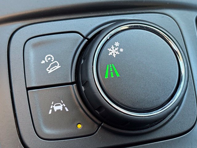 Used 2024 GMC Terrain SLE w/ Driver Convenience Package FWD image 19