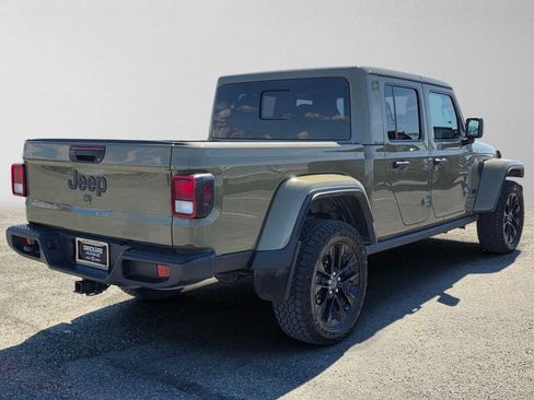 Used 2025 Jeep Gladiator Mojave AWD/4WD image 3